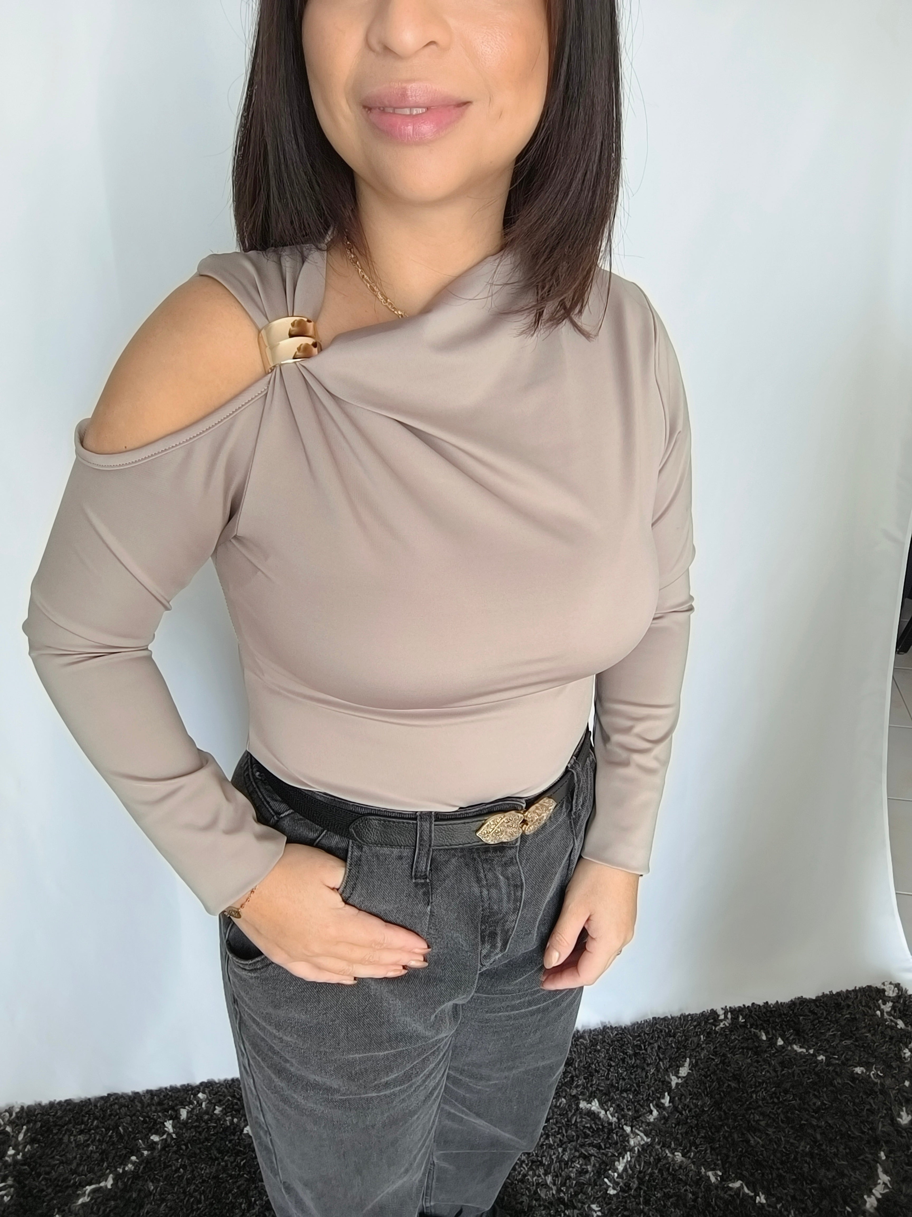 Sous pull asymétrique